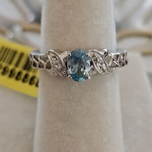 Elegant Silver and Blue Topaz Gemstone Ring With Chip Diamond Accent Sz 5